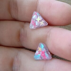 💕5/25 Confetti resin triangle stud earrings